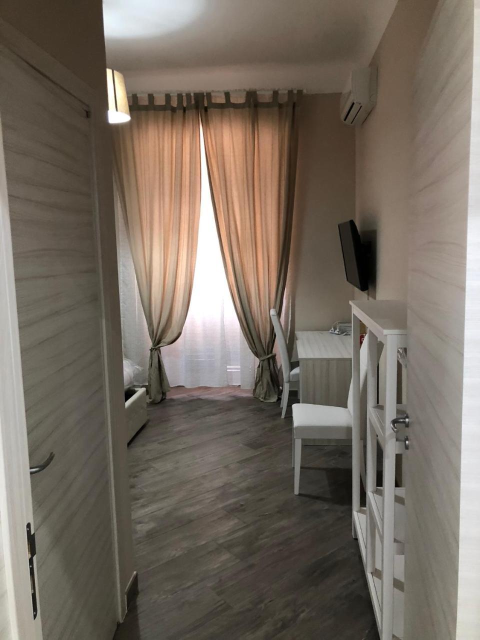 Elena Rooms Taranto Exterior photo